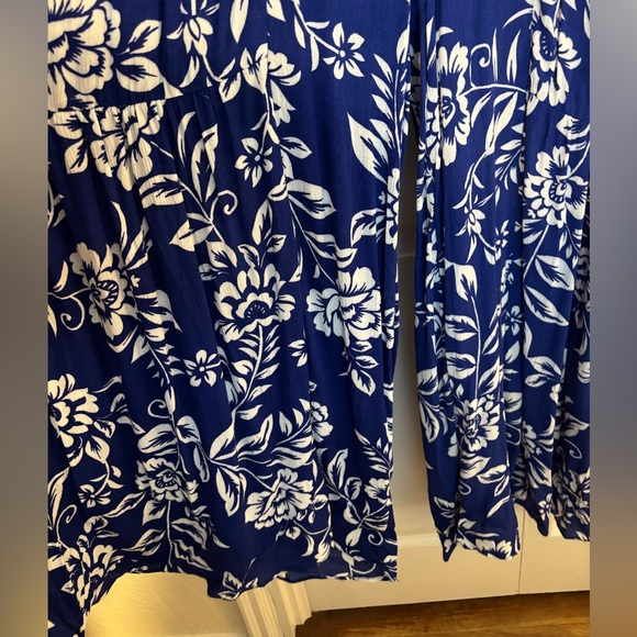 City Chic Blue and White Floral Jumpsuit - Picture 2 of 4